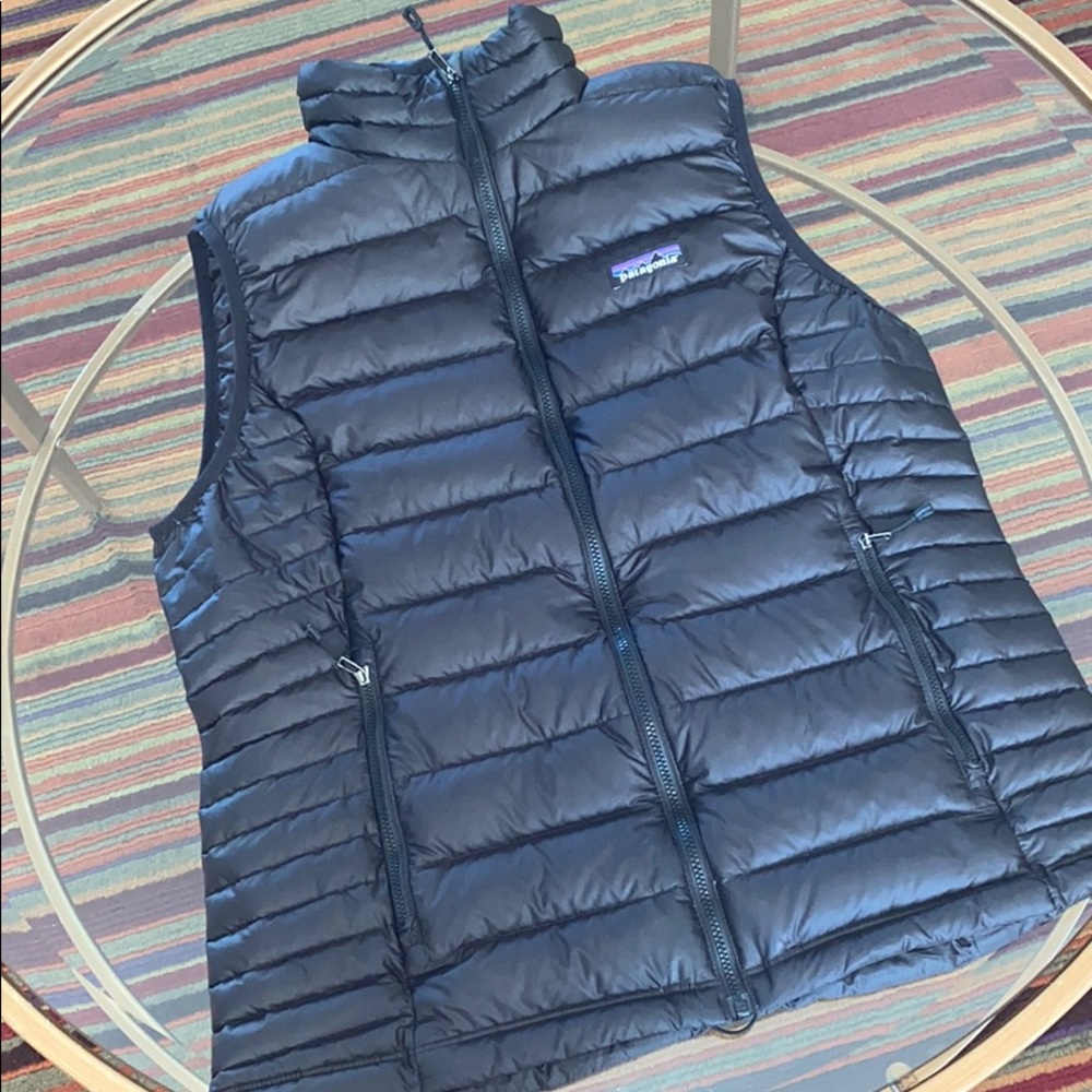 Black Patagonia nano puff down vest, like new!